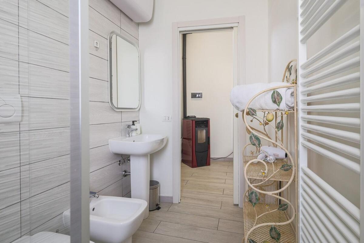 Jacuzzi & Relax - Casa Indipendente 20Min Da Milano Villa Zelo Buon Persico Exterior photo